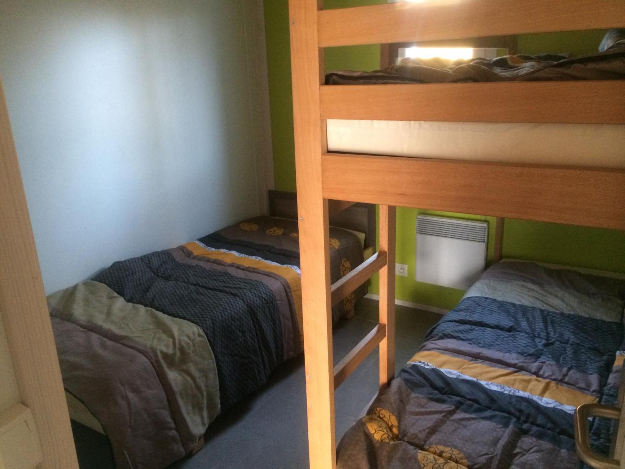 Rev'ôthijol Vacances Saint Alban Auriolles Chambre photo